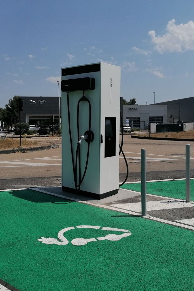 Installation de bornes de charge rapide - Remoulins, Nmes, Aimargues et Vic le  Fesq